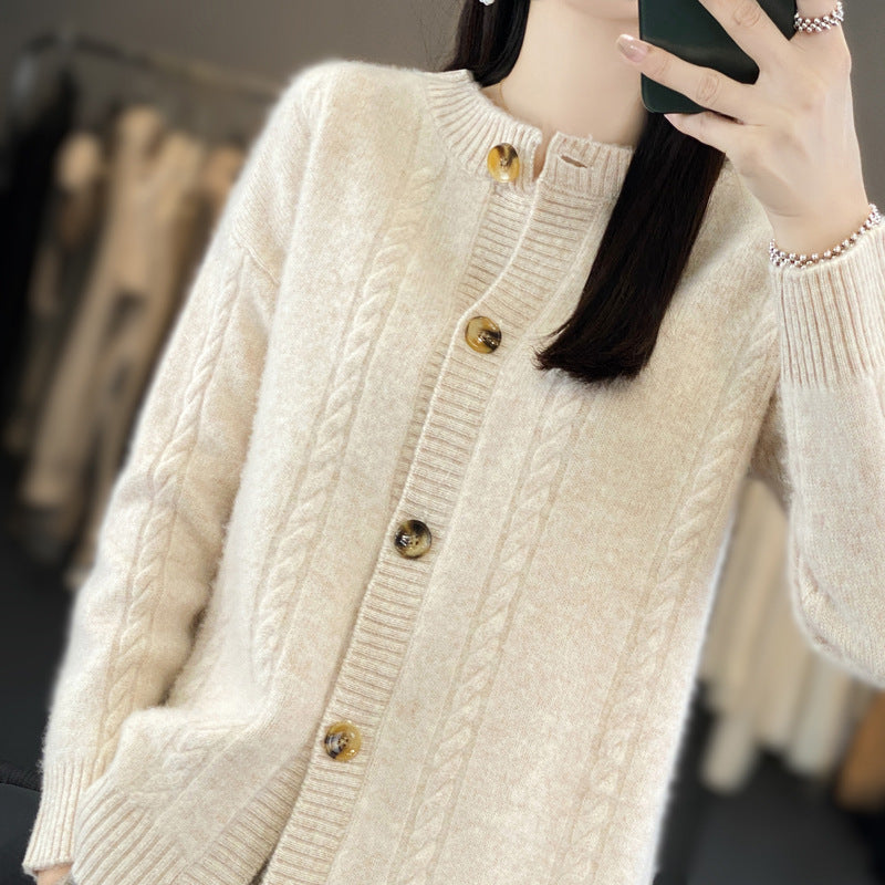 Women's Cashmere-like Cable Knit Cardi with Round Neck and Horn Look Buttons Mune Fashion