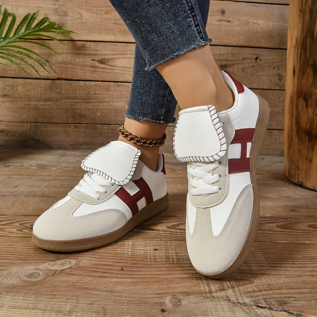Women's Fashion Sneakers with Elegant Flap Accent and Non-slip Sole Mune Fashion