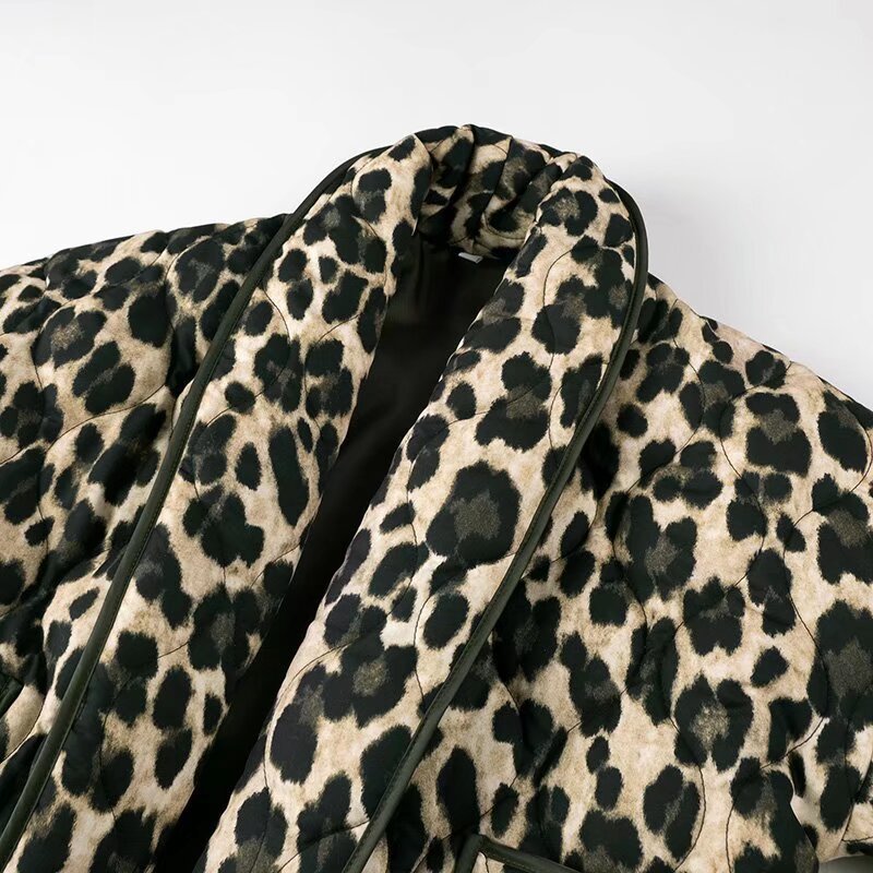 Ladies short jacket with leopard print, boxy silhouette and shawl collar Mune Fashion