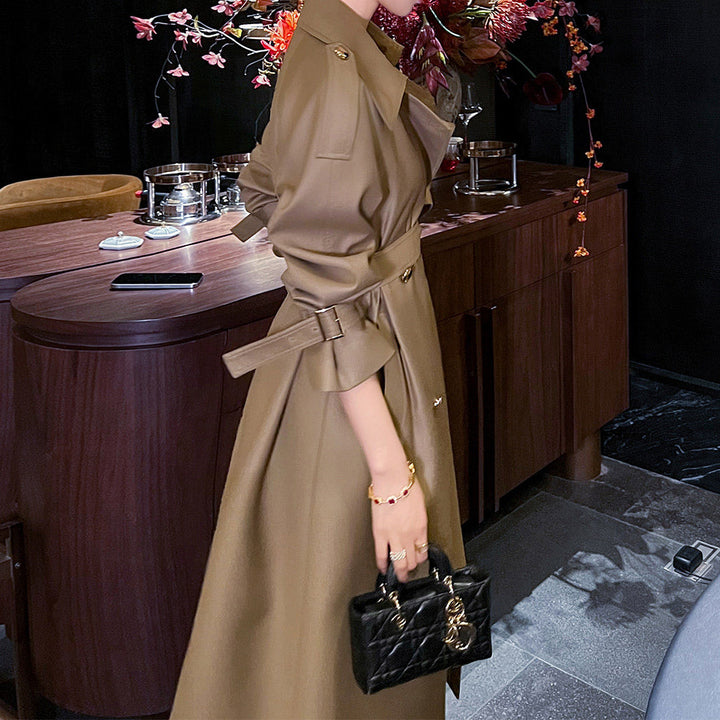 Ladies Elegant Trench Coat with Modern Design Mune Fashion