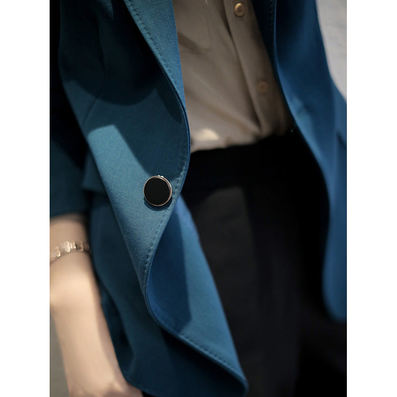 Women Elegant Blazer with Fine Cut Mune Fashion