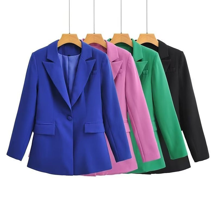 Ladies figure-flattering single-button blazer in a modern oversized cut with notched lapels and patch pockets Mune Fashion