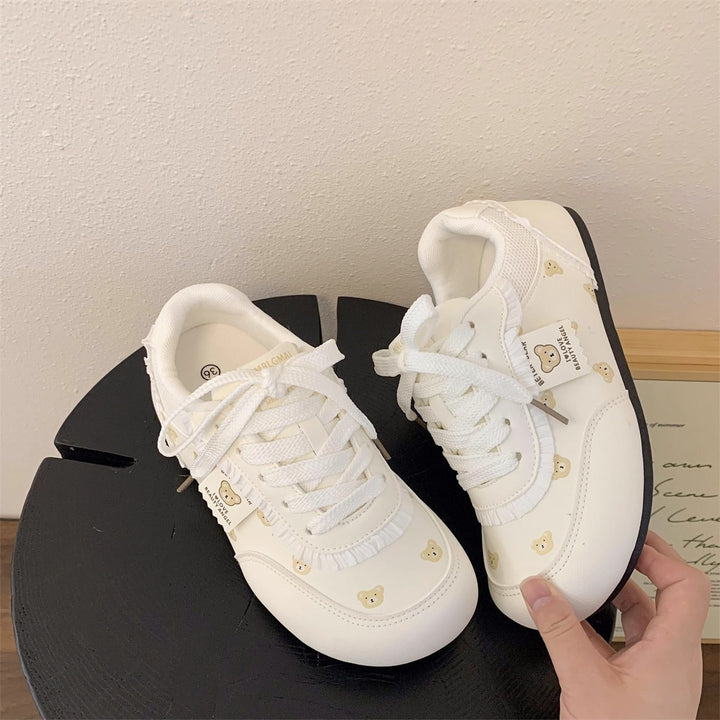 Ladies sneakers with charming bear motifs and comfortable cushioning Mune Fashion