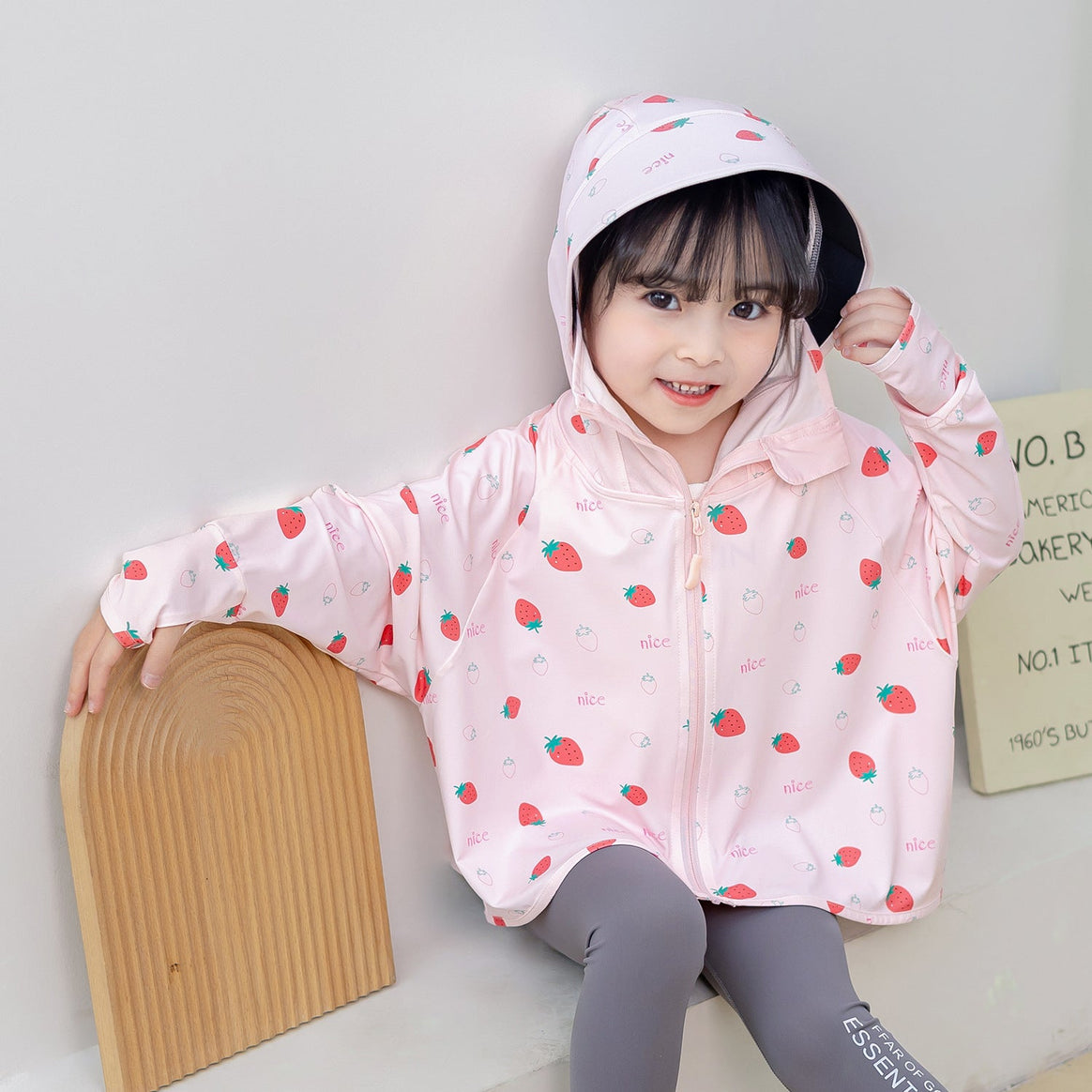 Women's Breathable Sports Jacket with Light UV Protection Mune Fashion