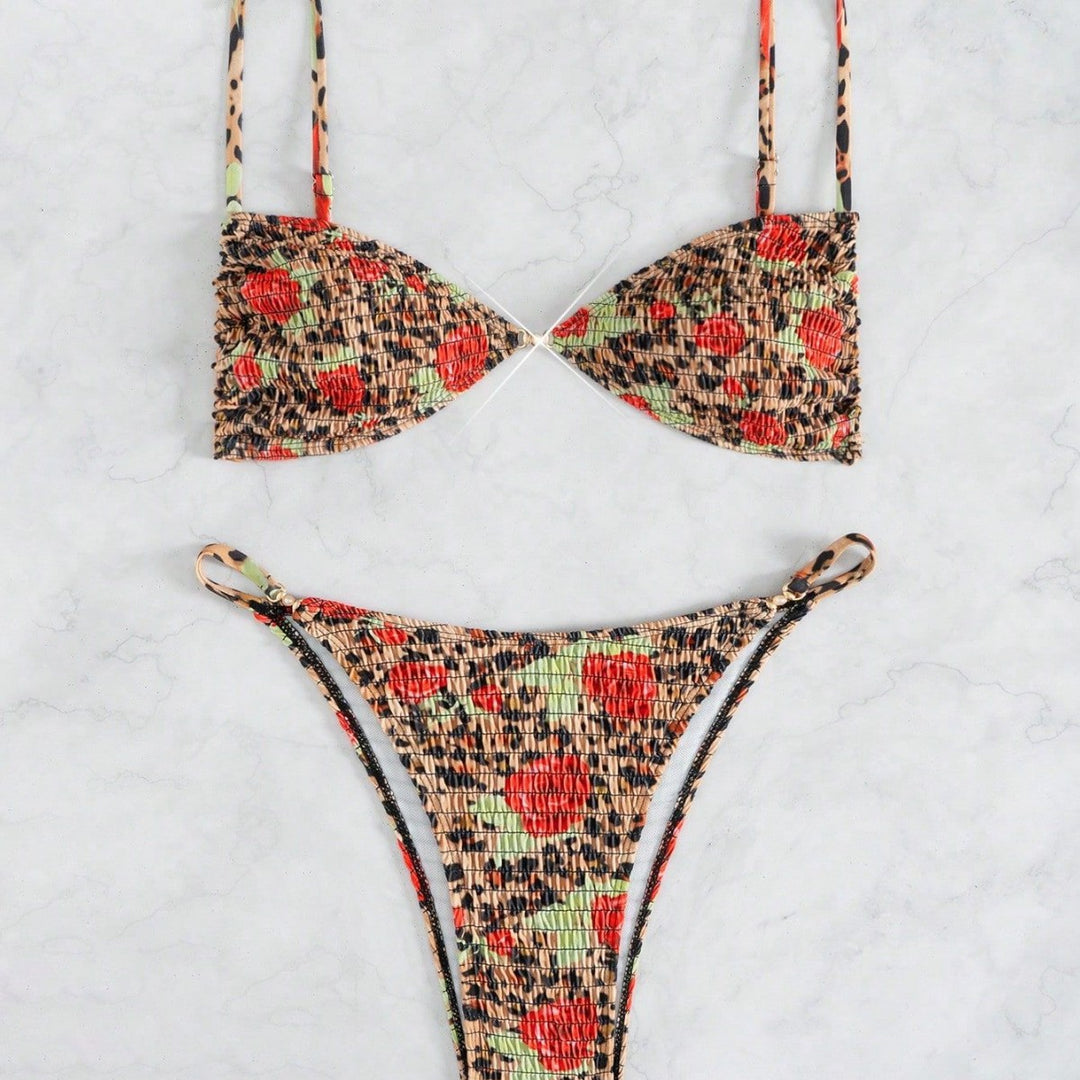 Ladies seductive triangle bikini with textured surface Mune Fashion