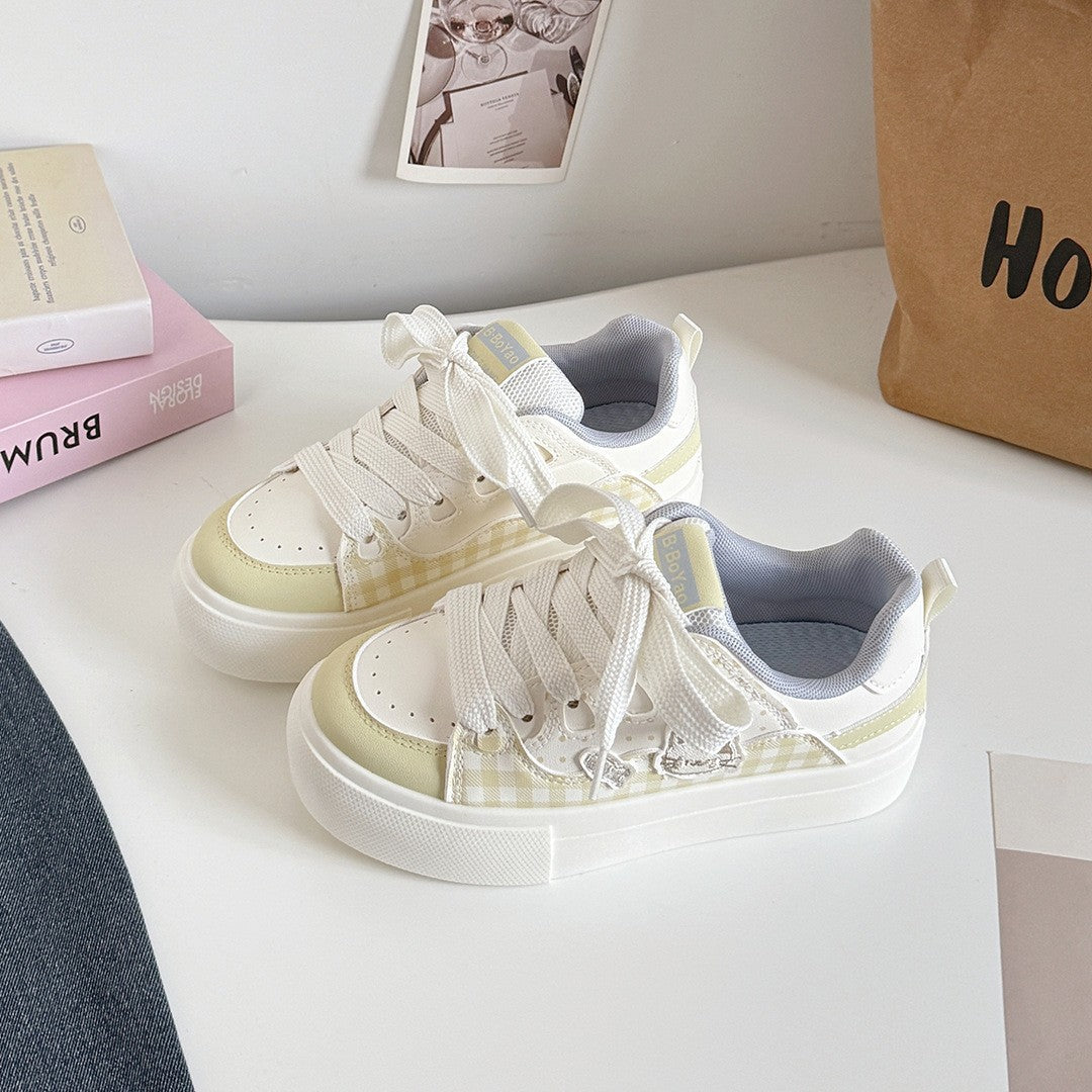 Ladies sneakers with stylish check pattern and comfortable sole Mune Fashion