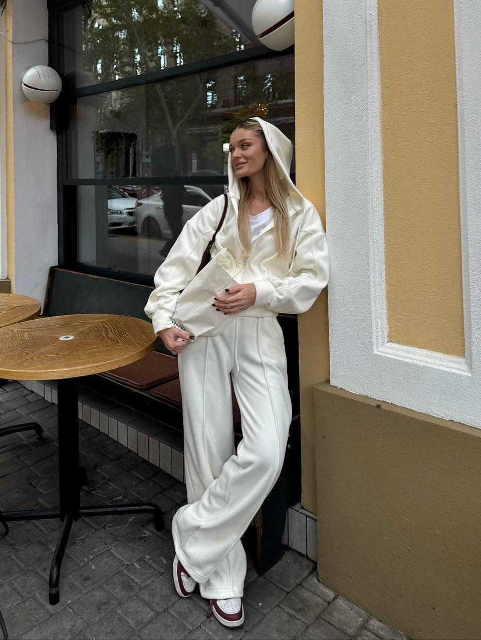 Women's Fleece Lounge Set with Short Zipper Hoodie and High-Waisted Drawstring Jogging Pants Mune Fashion