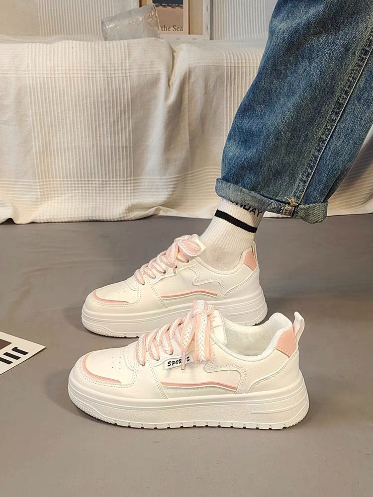 Women's sporty sneakers with stylish platform sole and cushioned comfort Mune Fashion