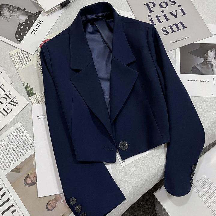 Women nan short tailored blazer with distinctive lapel and one-button closure Mune Fashion