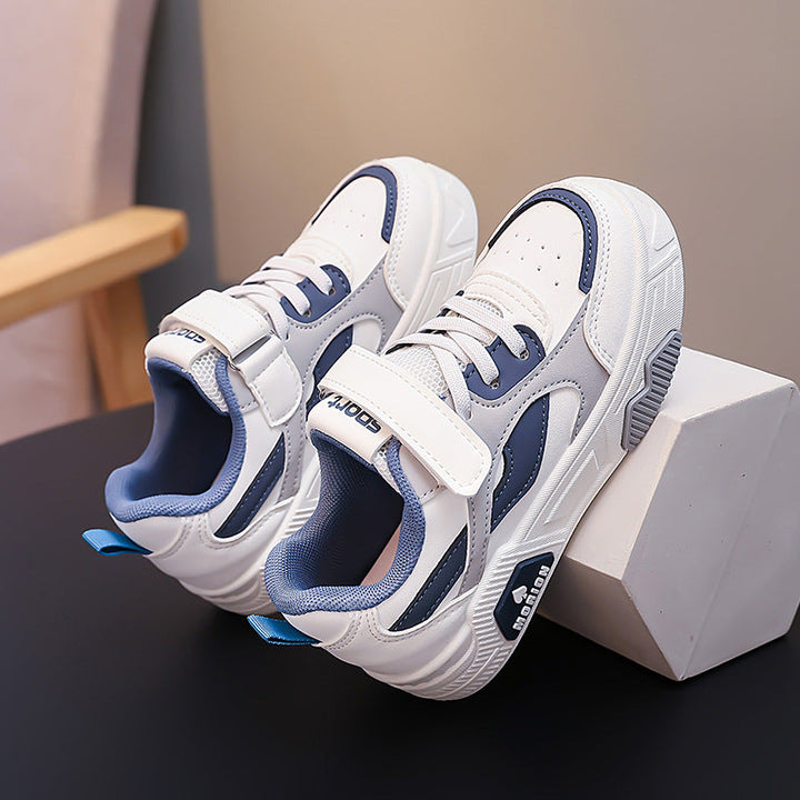 Ladies sporty sneakers with practical Velcro fasteners and non-slip sole Mune Fashion