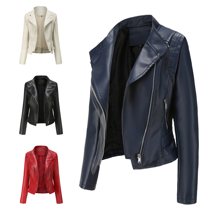 Women nan short fitted biker jacket made of faux leather with asymmetrical zipper Mune Fashion