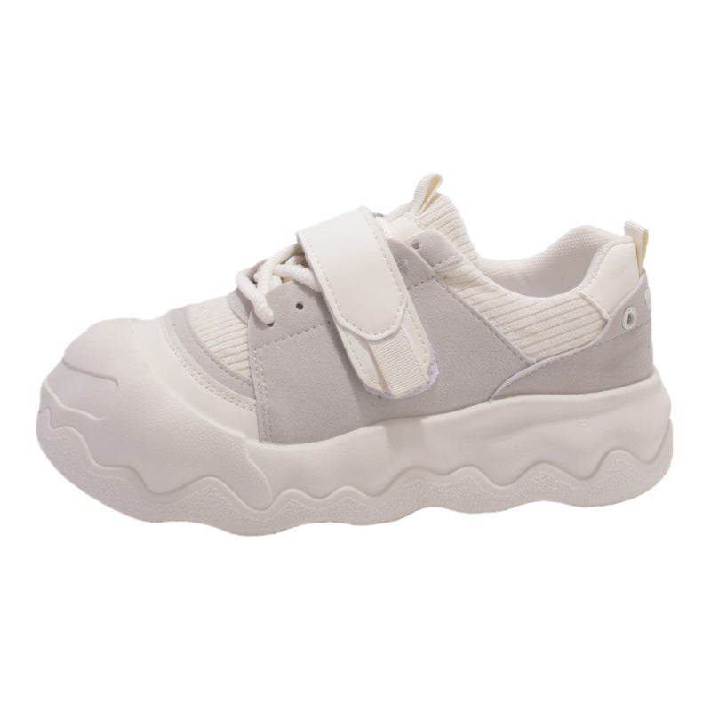 Women's sneakers with practical Velcro fasteners and cushioned sole Mune Fashion