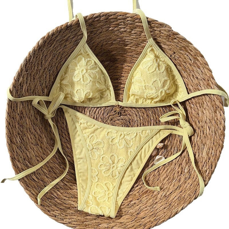 Women's Two-Piece Bikini Set with Floral Embroidery Mune Fashion