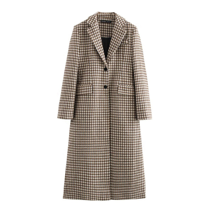 Ladies long-cut checked coat made of wool blend with tailored silhouette, notched collar and flap pockets Mune Fashion