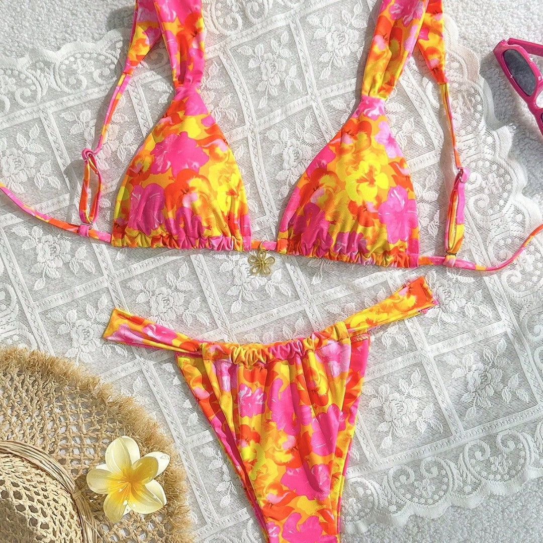 Ladies floral pattern triangle bikini with adjustable straps Mune Fashion