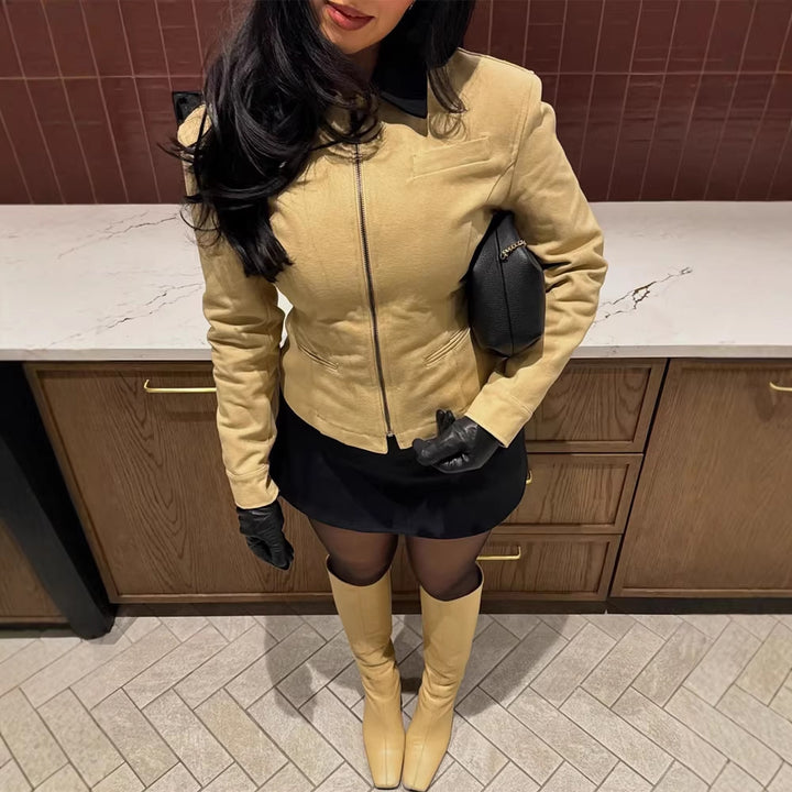 Women's short jacket with contrast collar and fitted silhouette Mune Fashion