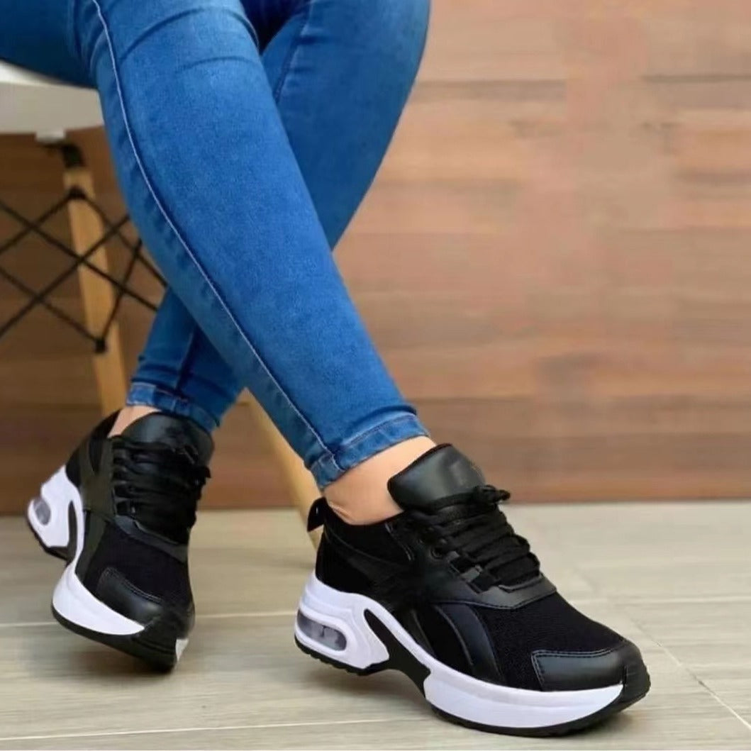 Women's sporty comfort sneakers with visible air cushioning, mesh fabric and leather-look panels Mune Fashion