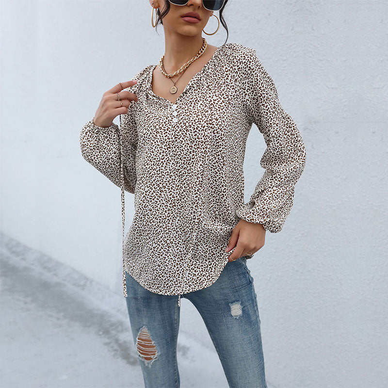 Women's Playfully patterned blouse with button placket and balloon sleeves Mune Fashion