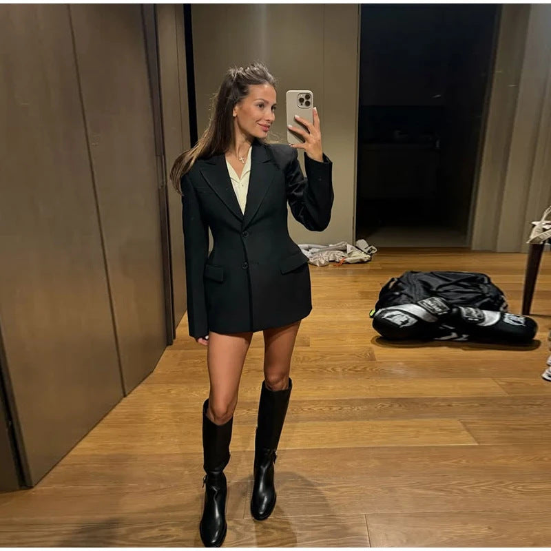 Women nan tailored single-breasted blazer with lapel collar, double-button closure, and flap pockets Mune Fashion