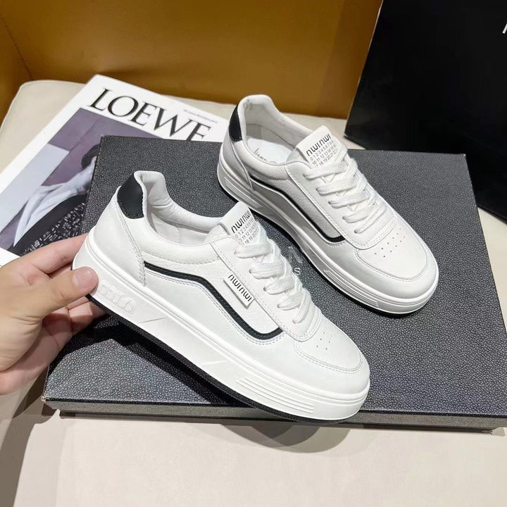 Women's sneakers in trendy high-top design with durable upper material and comfortable cushioning Mune Fashion