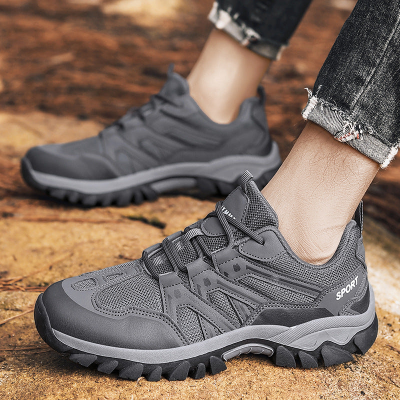 Men's robust trail trekking shoe with water-repellent membrane, reinforced toe cap and grippy terrain running sole Mune Fashion