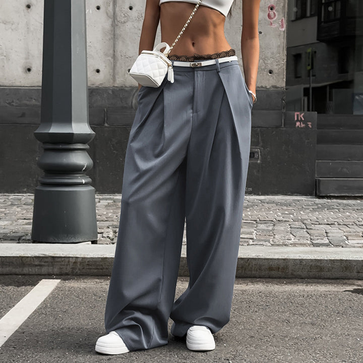 Women's high-waisted wide pleated cargo pants with cargo details, belt loops, and straight leg cut Mune Fashion