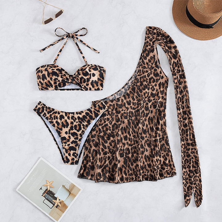 Women's bikini set with asymmetric top and animal print Mune Fashion