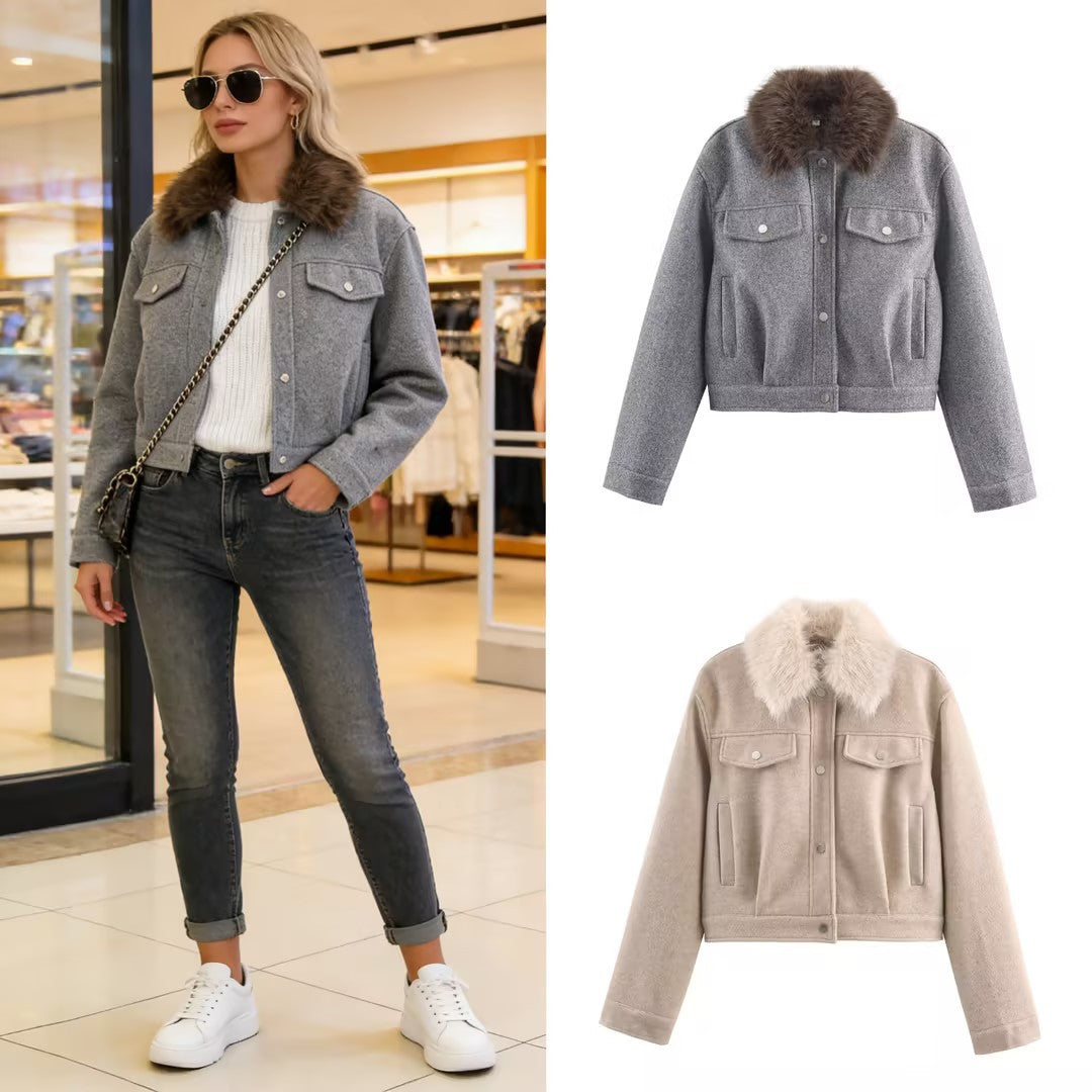 Ladies short wool jacket with voluminous fur collar, snap-button front and patch chest pockets Mune Fashion