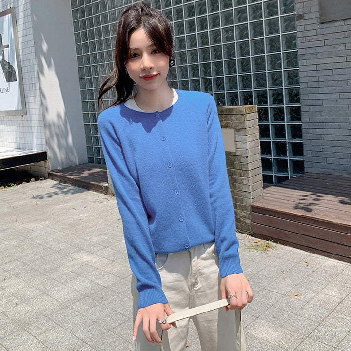 Women's Short-Cut Fine Knit Cardigan with Round Neckline and Boxy Fit Mune Fashion