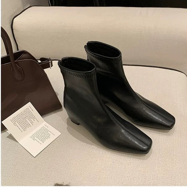 Women's ankle-high leather ankle boots with square toe, middle seams, and elastic shaft Mune Fashion