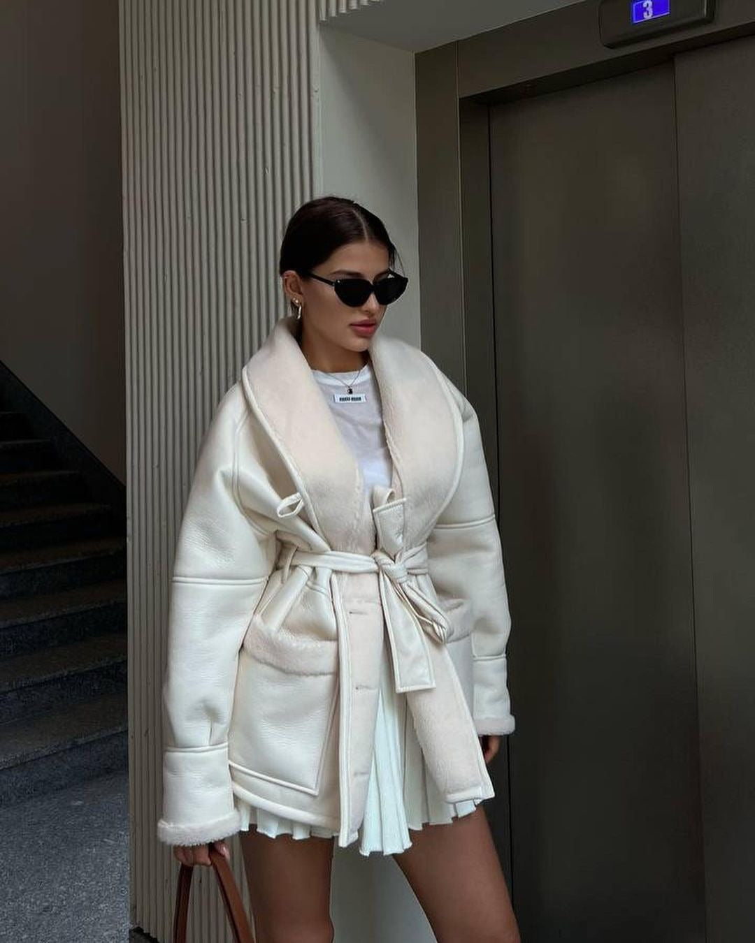 Ladies Short Teddy Coat with Tie Belt and Shawl Collar Mune Fashion