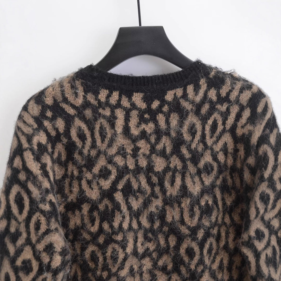 Women's chunky knit pullover with leopard jacquard, soft fleece and round neck Mune Fashion