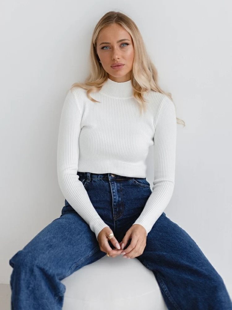 Women's Short-Cut Ribbed Turtleneck Sweater with Fitted Cut Mune Fashion