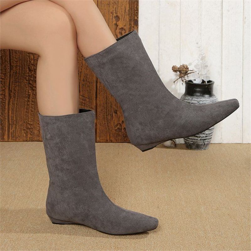 Women mid-cut suede boots with pointed toe shape and flat wedge sole Mune Fashion