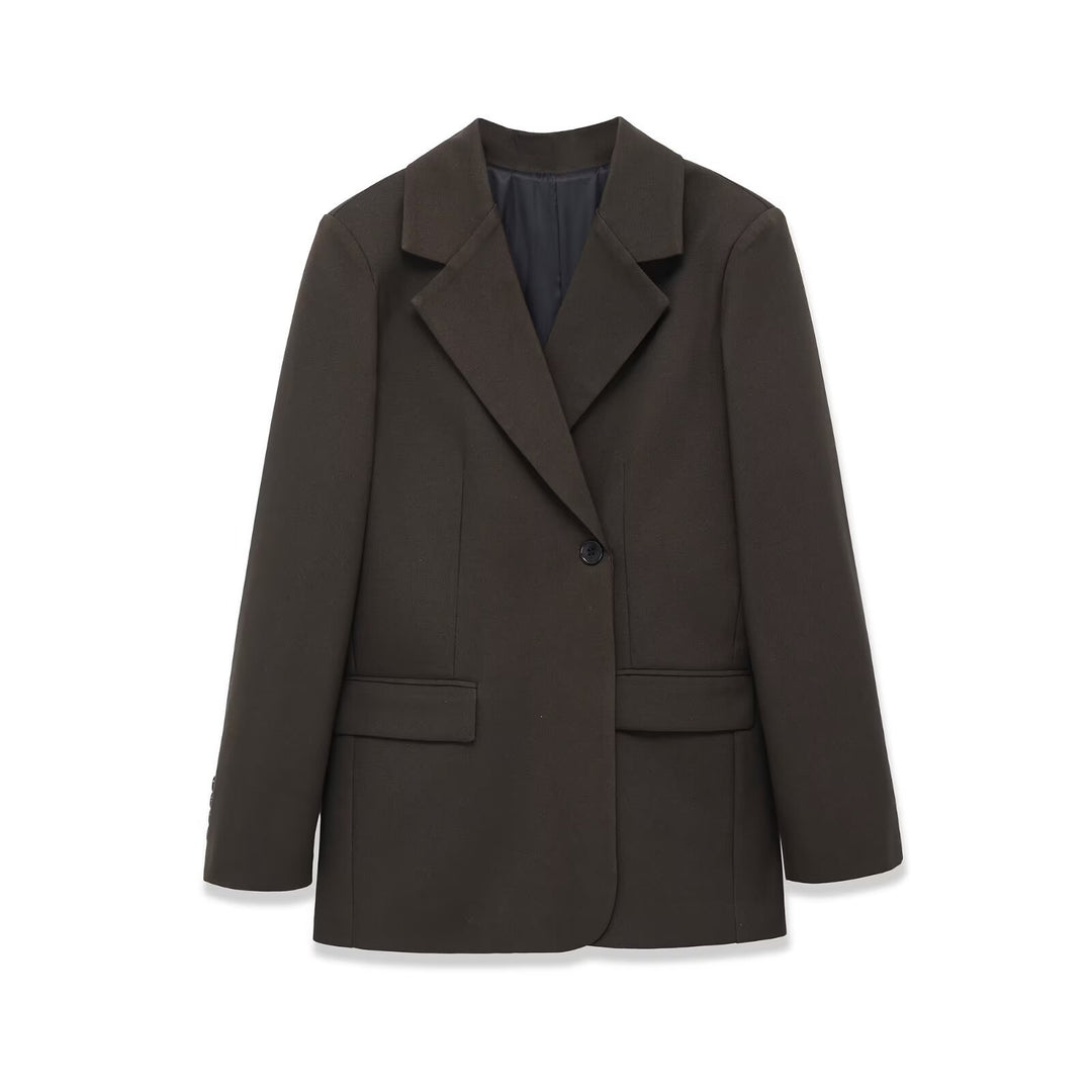 Women's tailored wool blend blazer with structured shoulder, single-breasted button placket and flap pockets Mune Fashion
