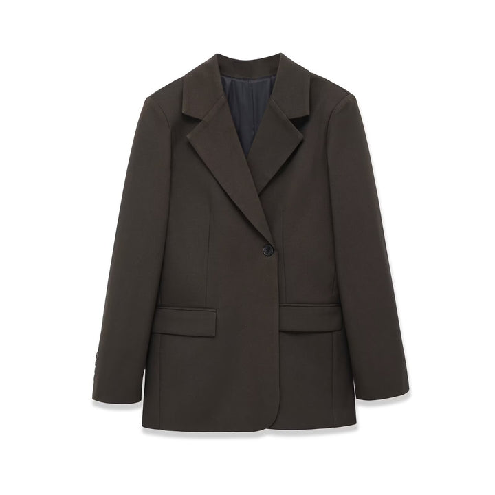 Women's tailored wool blend blazer with structured shoulder, single-breasted button placket and flap pockets Mune Fashion