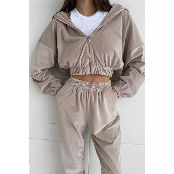 Women luxurious velvet tracksuit with gathered bomber jacket and high-waist jogging pants Mune Fashion