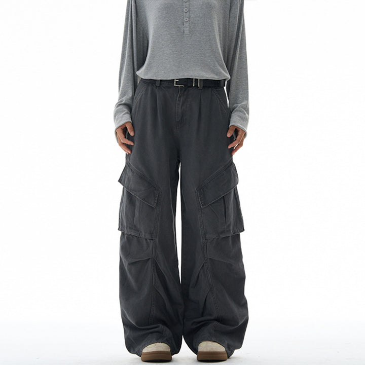 Women's wide cargo pants with a dropped crotch and patch pockets Mune Fashion
