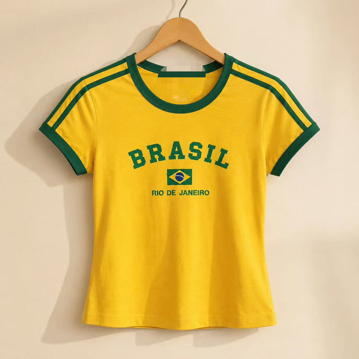 Women's fitted short-cut fan crop shirt with contrast collar and embroidered flag patch Mune Fashion