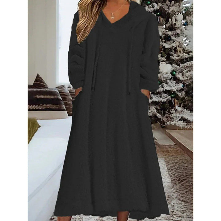 Ladies maxi dress made of teddy fleece with hood, V-neck and side pockets Mune Fashion