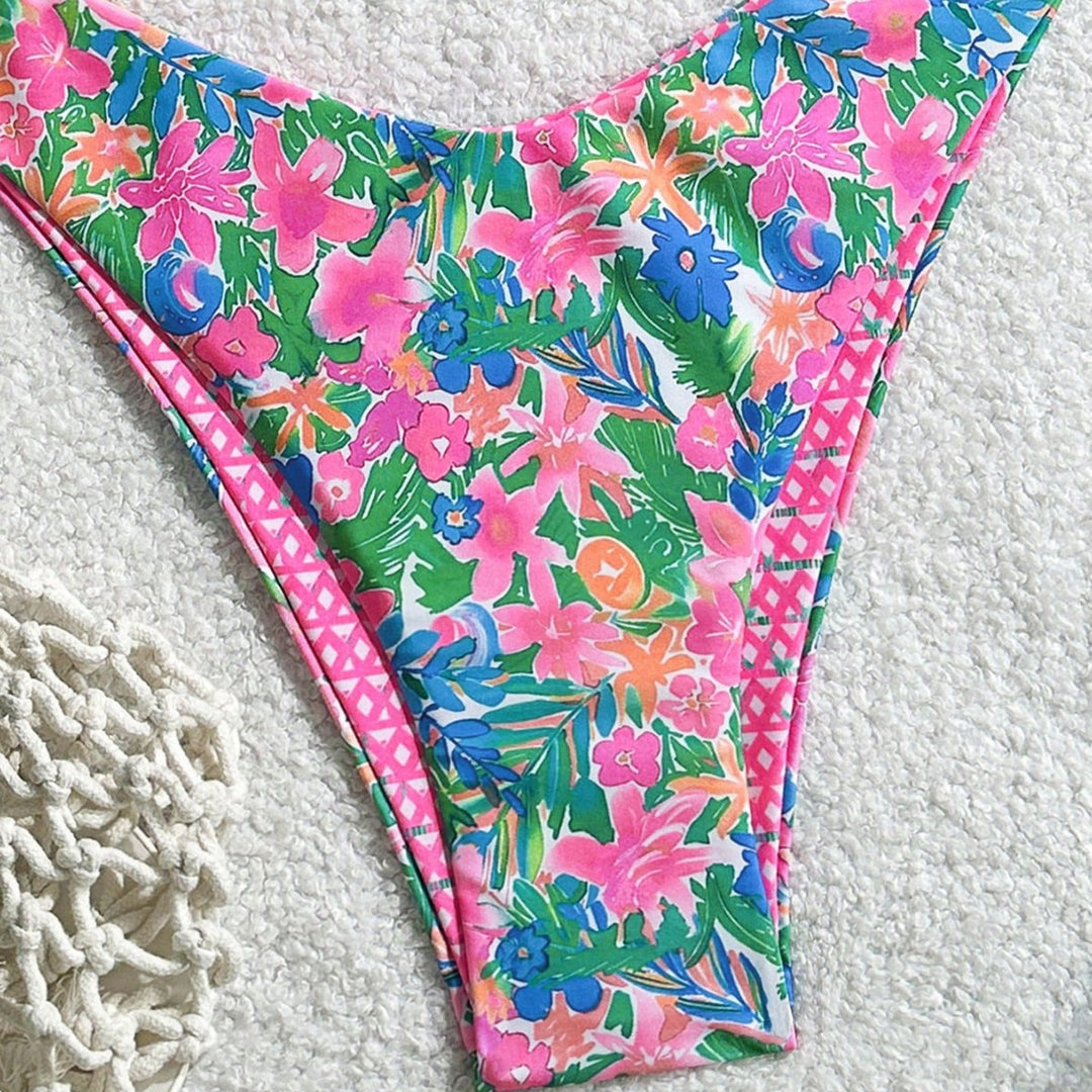 Women's Triangle Bikini with Floral Design Mune Fashion