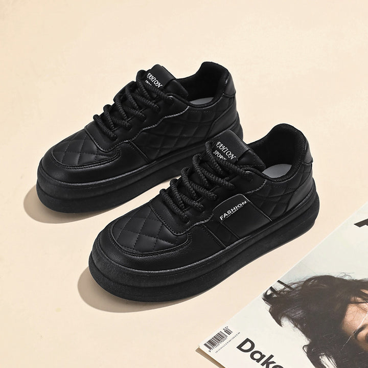 Unisex quilted platform sneaker made of synthetic leather with padded shaft and cushioned lightweight sole Mune Fashion