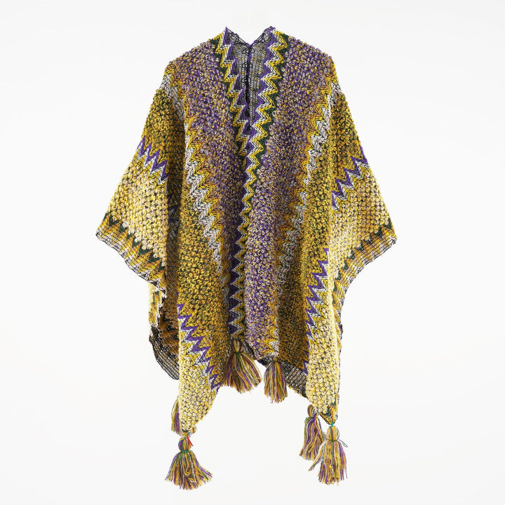 Women's structured bouclé knit poncho with jacquard pattern and tassels Mune Fashion