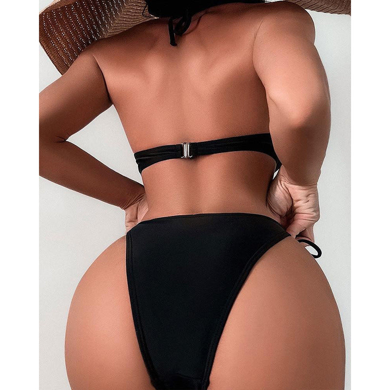Women's bikini with shell design and elegant pearl details Mune Fashion