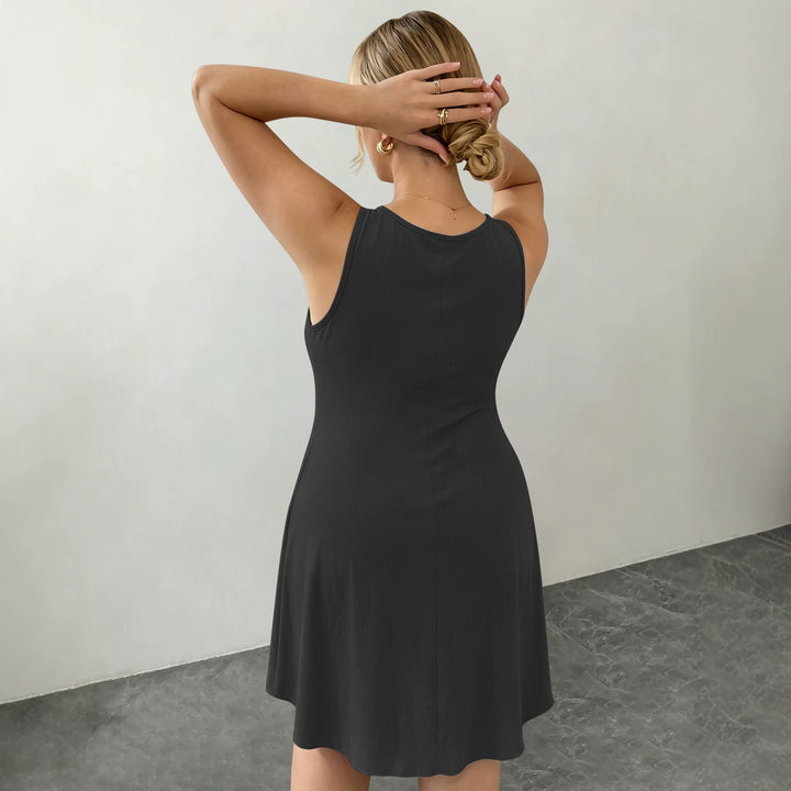 Women Sleeveless A-Line Midi Dress with Side Pockets and V-Neck Mune Fashion