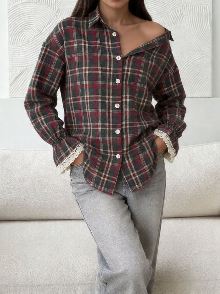 Women's checkered blouse with lace cuffs and oversized cut Mune Fashion