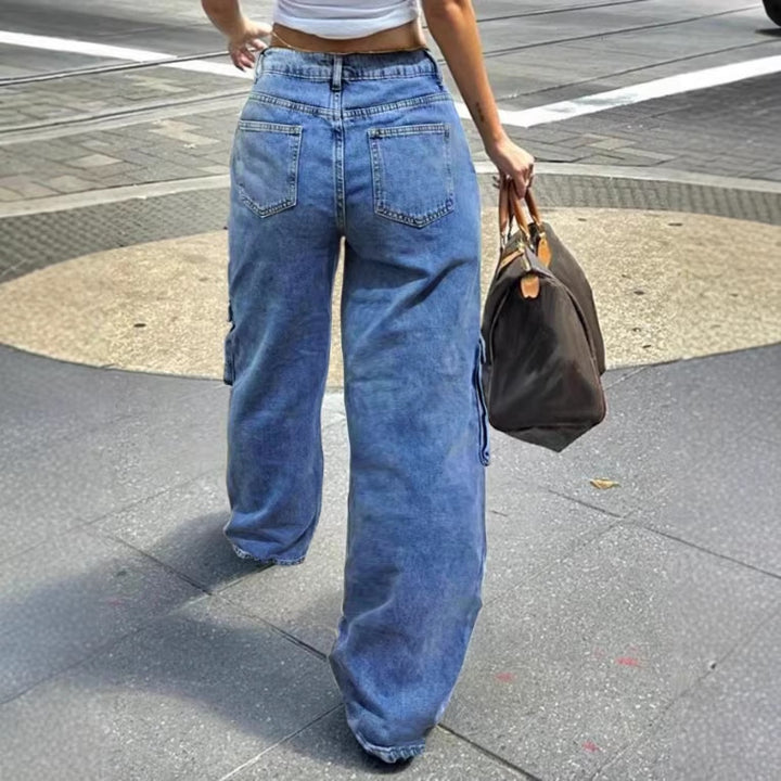 Women's cargo jeans in a wide baggy cut with a high waist and utility pockets Mune Fashion