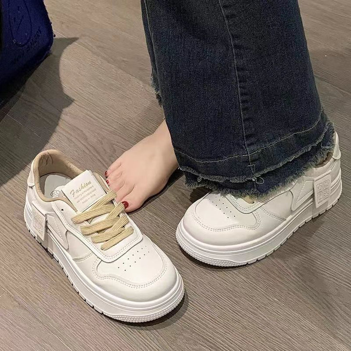 Women's sporty sneakers with voluminous sole and breathable upper material Mune Fashion