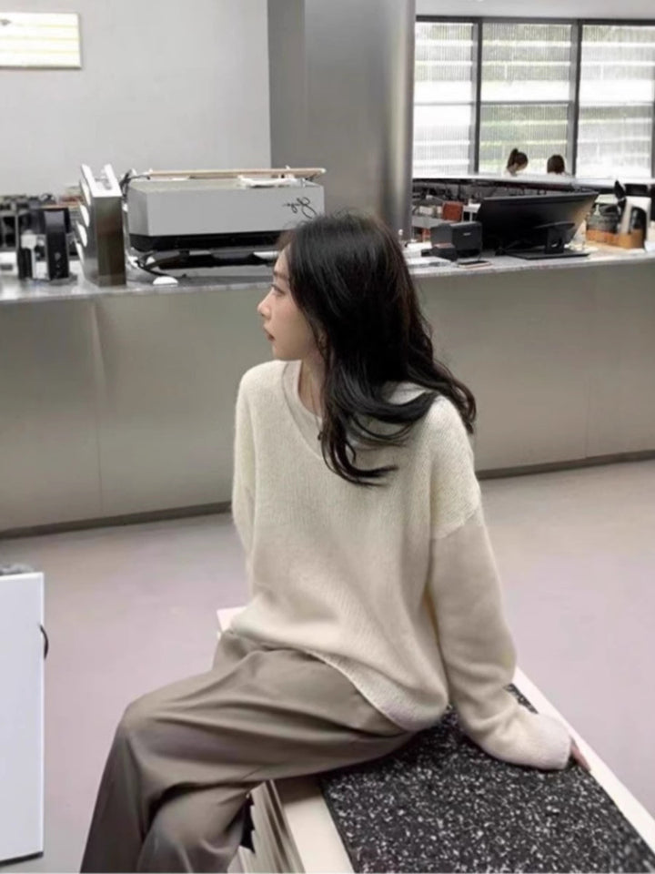 Women Oversize V-neck Mohair-look Pullover with Angora-look and dropped shoulder Mune Fashion