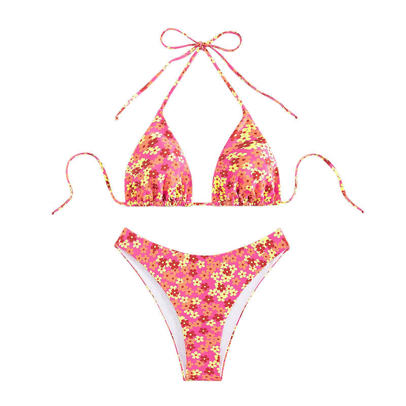 Women Triangle Bikini with Sophisticated Floral Pattern Mune Fashion